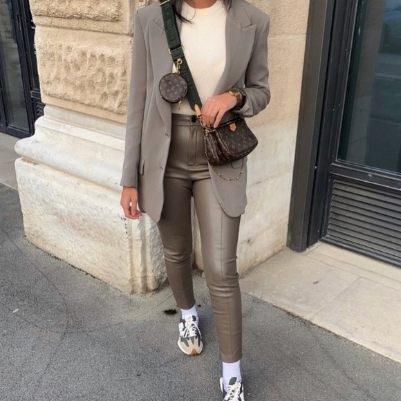 Zara Pants - NWT ZARA FAUX LEATHER LEGGINGS!